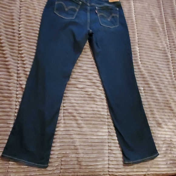 Levi's - Picture 3 of 3